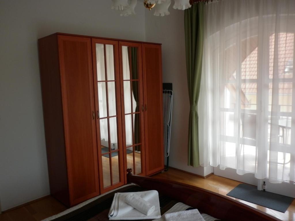 Апартаменты (Апартаменты с 2 спальнями и 2 балконами), Manor Villa