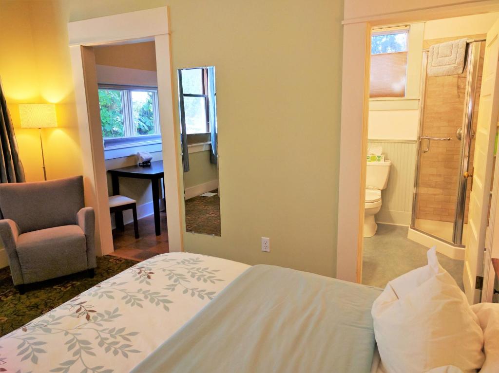 Студио (Номер-студио с кроватью размера «queen-size»), Evermore Guesthouse