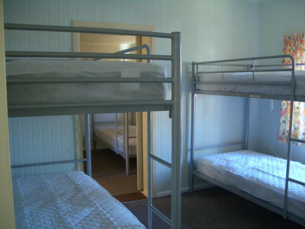 Rainbow Pines Tourist Caravan Park photo 1