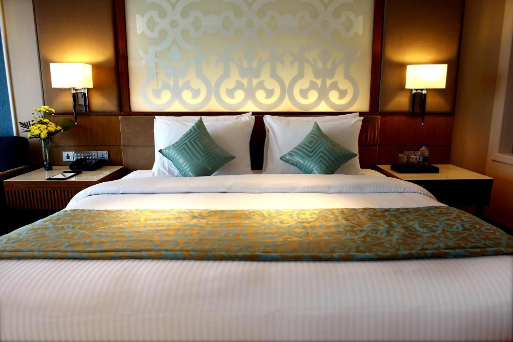 Студио (Номер-студио с кроватью размера «king-size»), Ramada Plaza Chennai