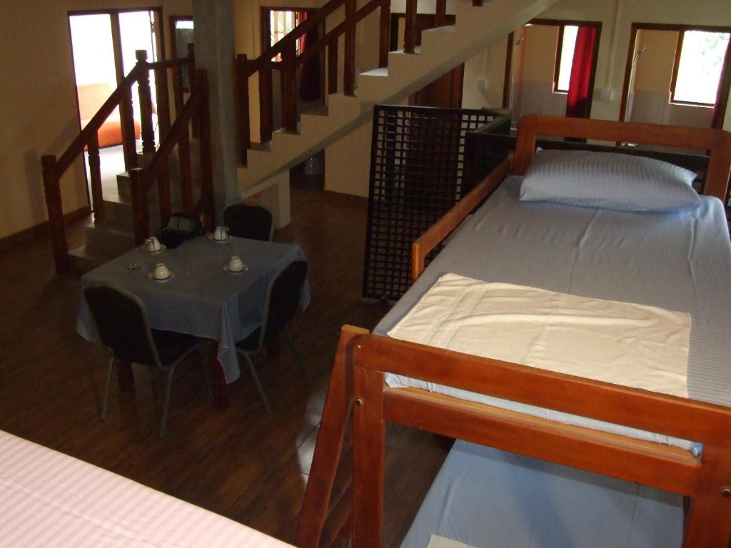 Номер (Кровать в общем номере для мужчин и женщин с 7 кроватями.), Central City Hostel