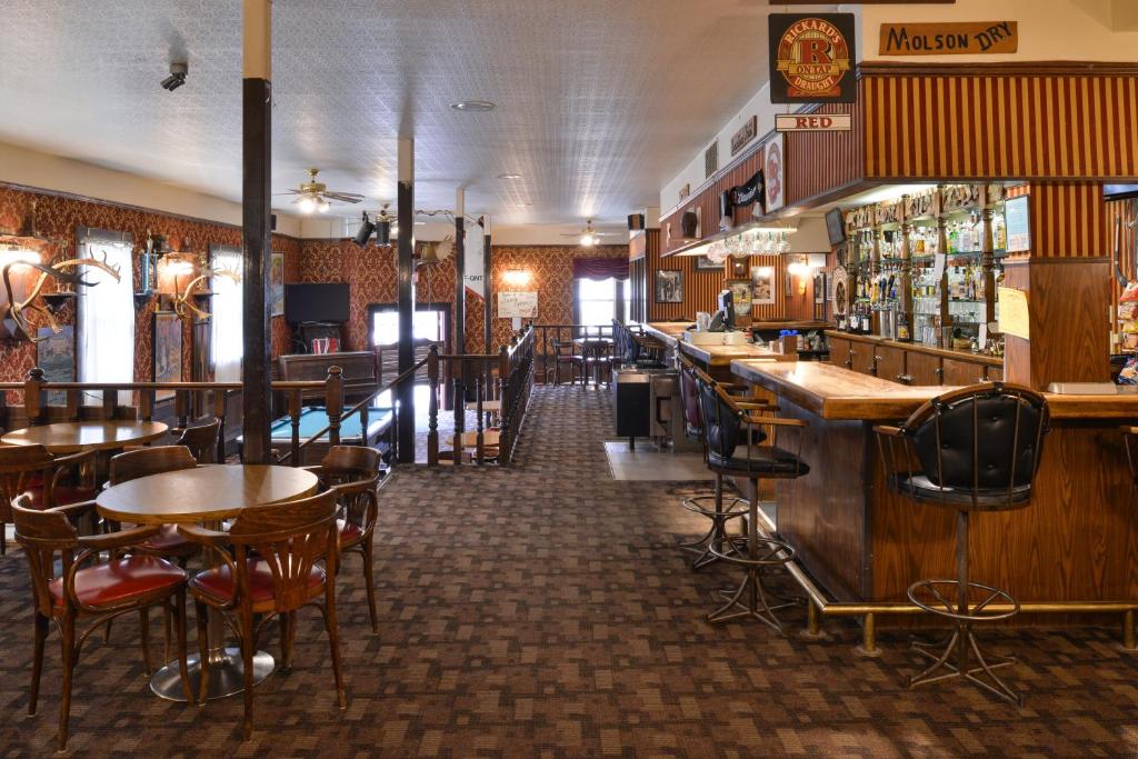 The Downtown, a Coast Hotel photo 1