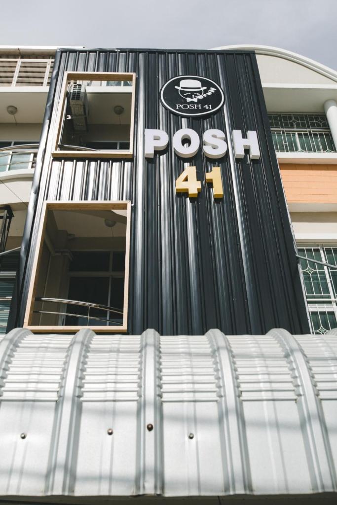 POSH 41 photo 2