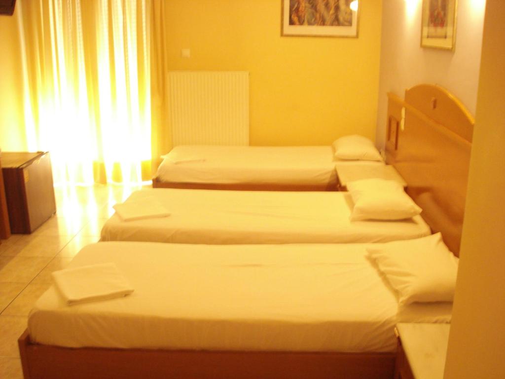 Семейный (Семейный номер (для 2 взрослых и 1 ребенка)), Hotel Cybele Pefki