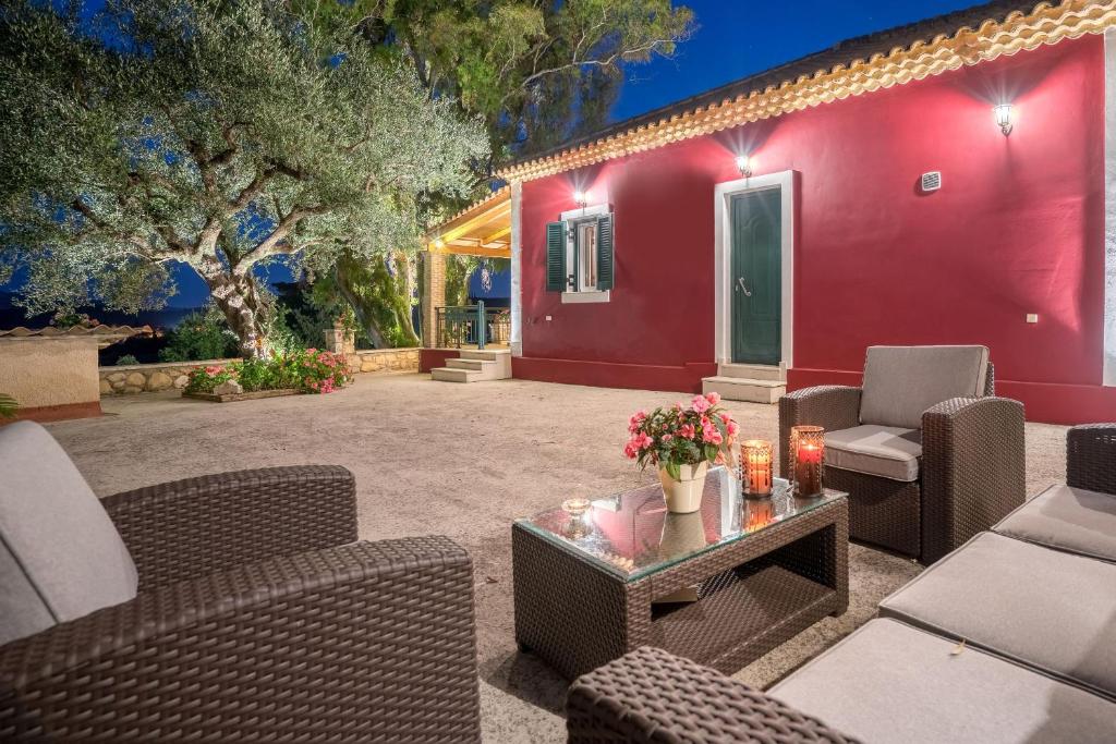 Aelia Villa photo 2