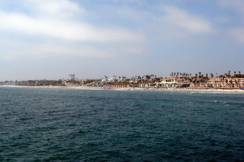 Days Inn by Wyndham Oceanside image