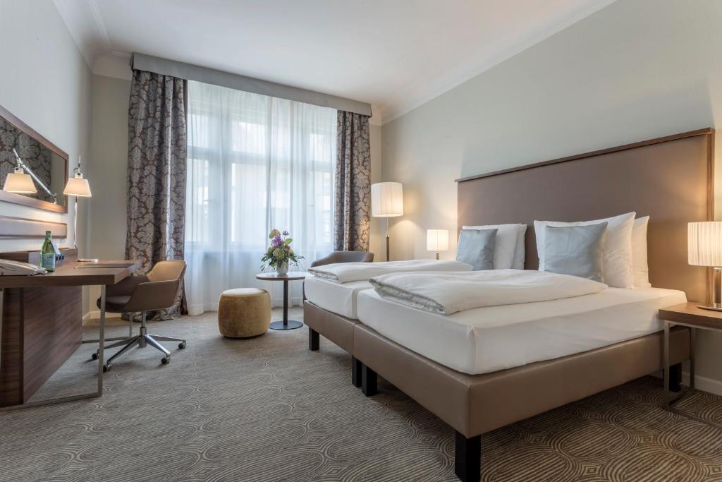 Двухместный (Улучшенный номер), Radisson Blu Hotel Schwarzer Bock Wiesbaden