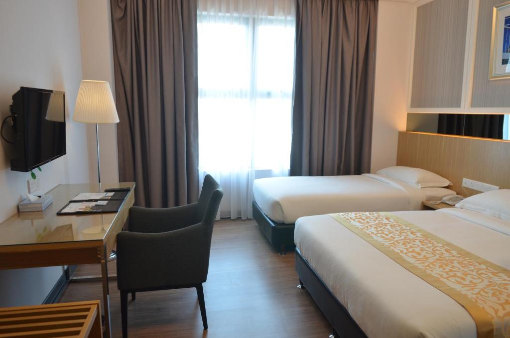 Трехместный (Улучшенный трехместный номер), Hotel Transit Kuala Lumpur