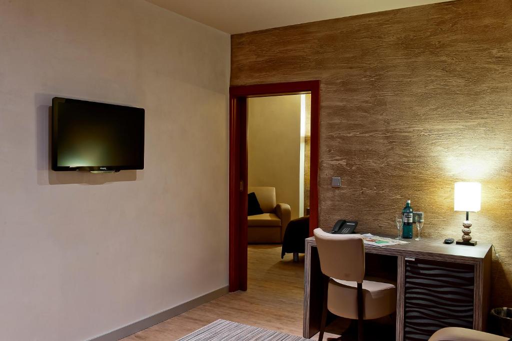 Сьюит (Люкс), Artim Hotel