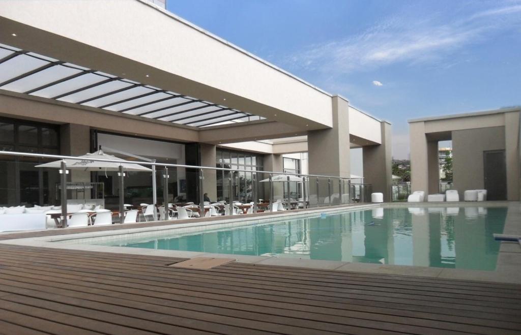 Luxury @ Sandton Skye photo 1