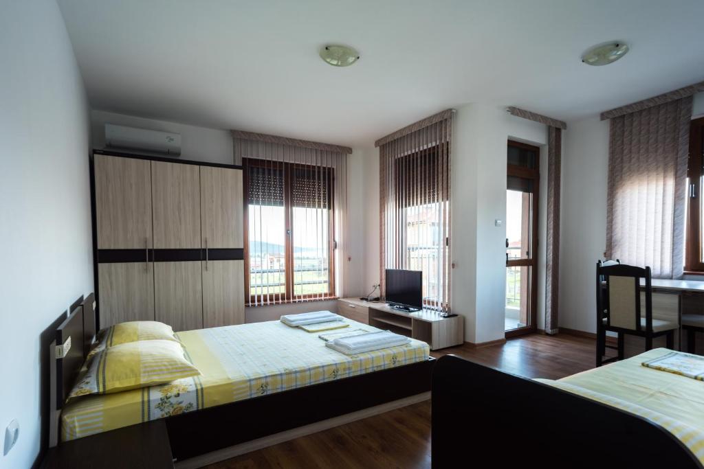 Студио (Номер-студио с балконом), Guest House Georgievi