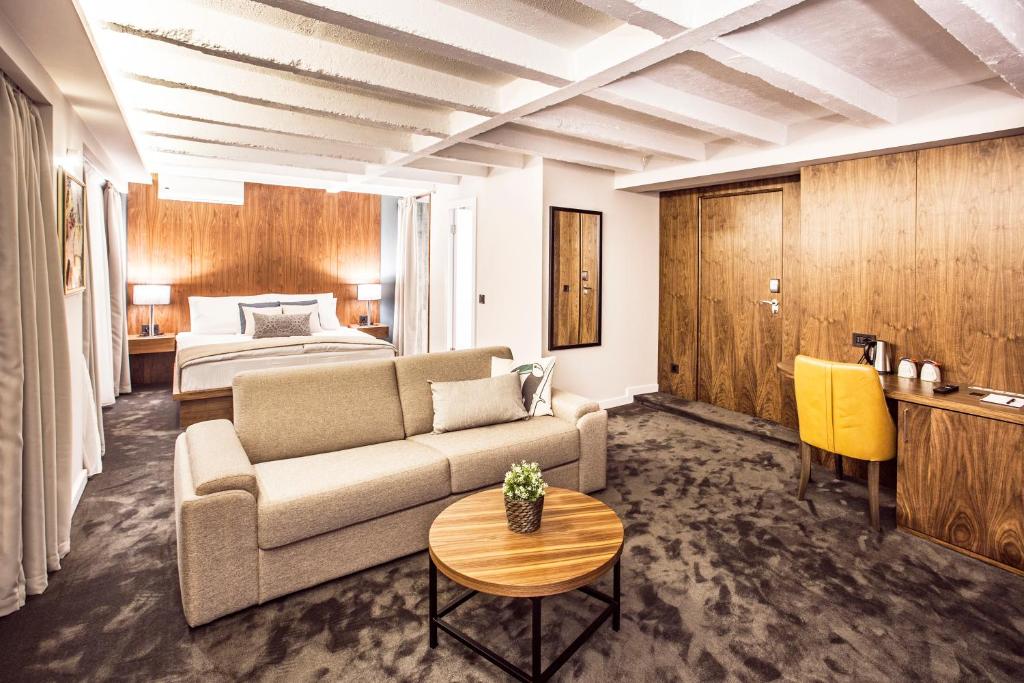 Сьюит (Люкс с кроватью размера «king-size»), Nomad Luxury Suites