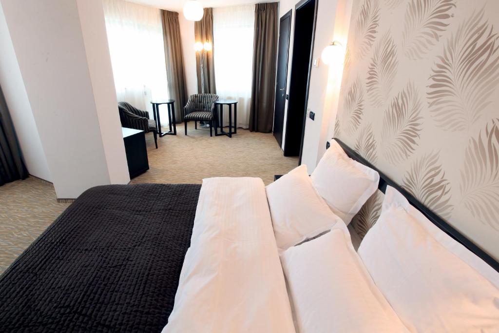 Сьюит (Полулюкс), Ambiance Hotel