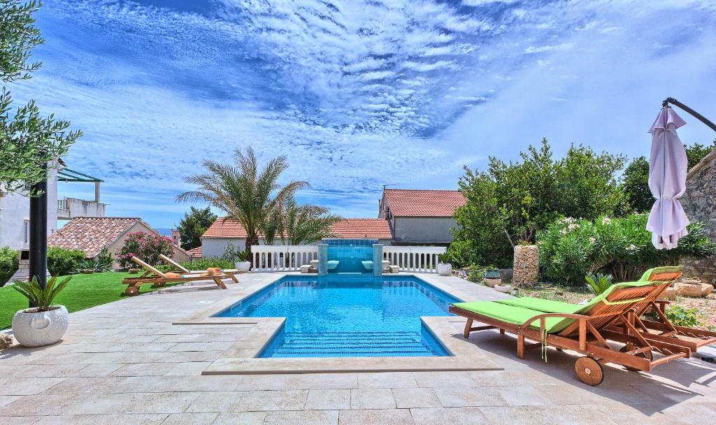 Lantana Holiday Home