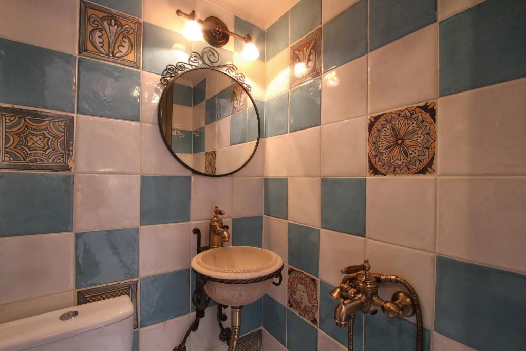 Mesta Mastic photo 4