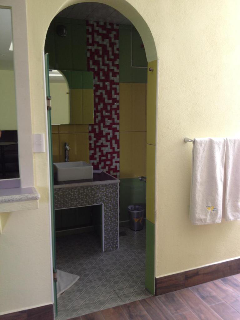 Трехместный (Двухместный номер с 1 кроватью и диваном-кроватью), Hotel & Villas 7