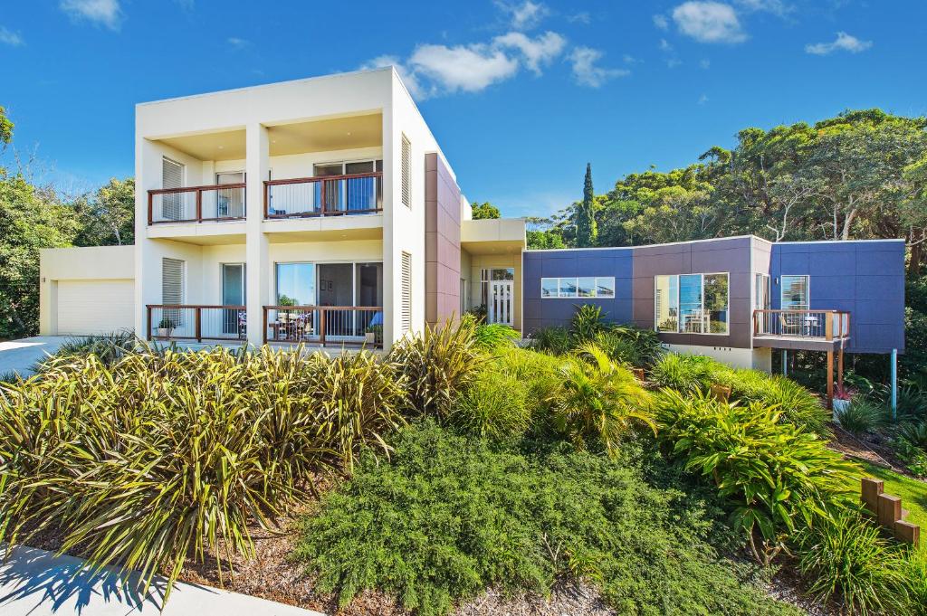 Kilala - executive home photo 1