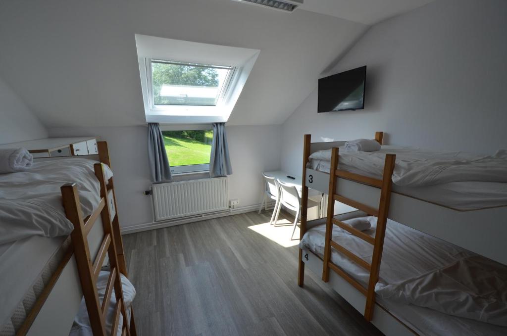 Auberge des 3 Fontaines - Hostel Room Type - Family Room, Private Bathroom
