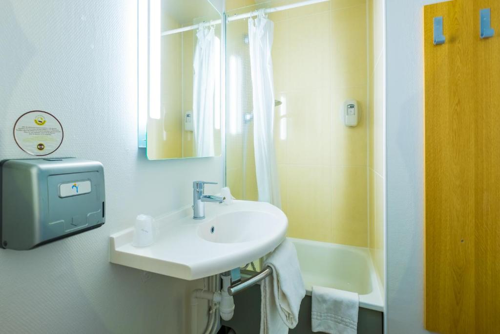 B&B HOTEL Valence Nord photo 3