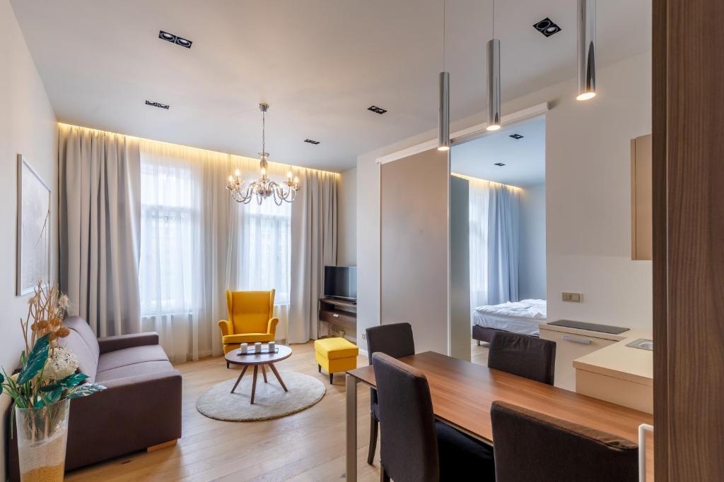 Апартаменты (Апартаменты с балконом), Apartments Bohemia Rhapsody