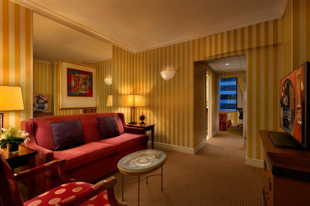 Hotel Le Soleil by Executive Hotels photo 1