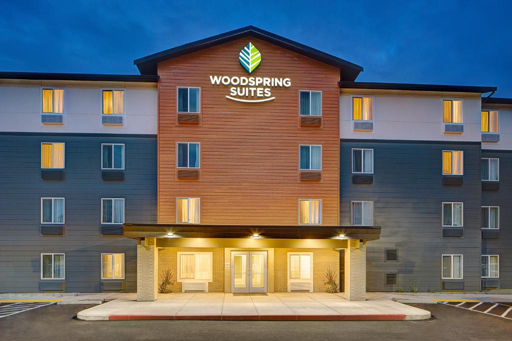 WoodSpring Suites Seattle Everett image