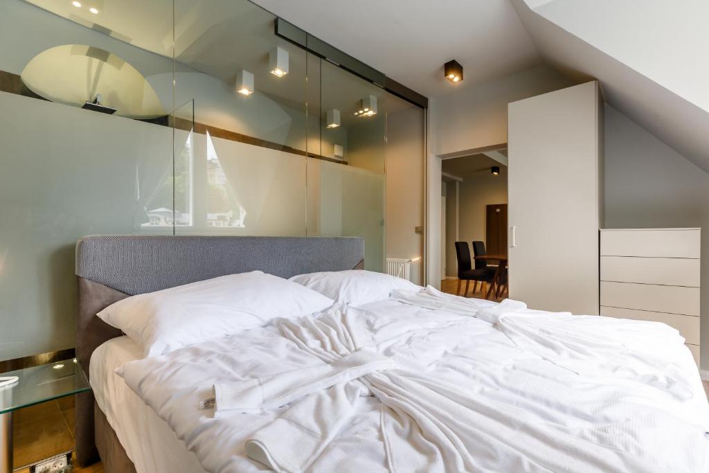 Апартаменты (Апартаменты в пентхаусе), Apartments Bohemia Rhapsody