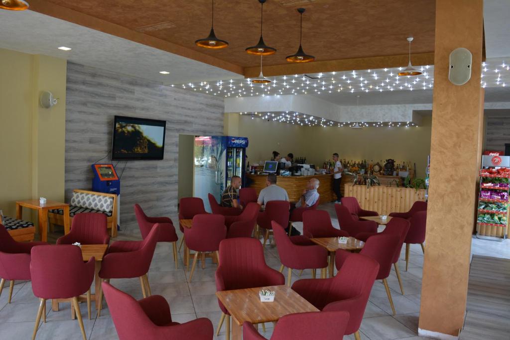 Hotel Alpet photo 1