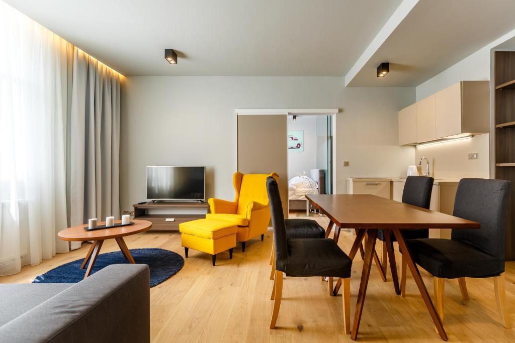Апартаменты (Апартаменты в пентхаусе), Apartments Bohemia Rhapsody
