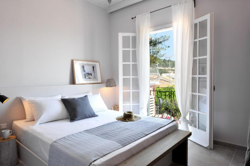 Alia Luxury Apartment photo 2