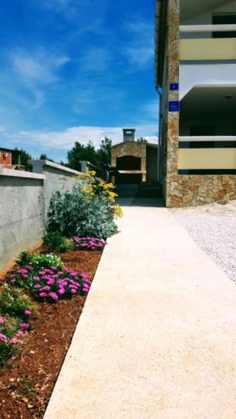 Apartments Dada photo 1
