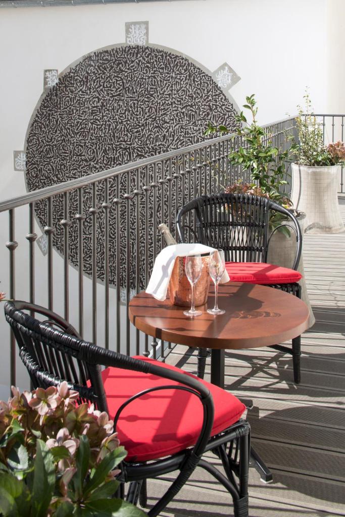 Двухместный (Улучшенный двухместный номер с 1 кроватью), Hotel Les Bains Paris