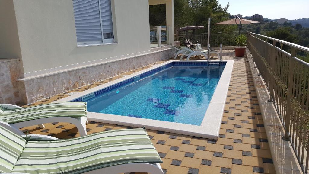 Luxury Villa Star Lights Trogir - heated pool, hot tub, gym, billiard photo 4