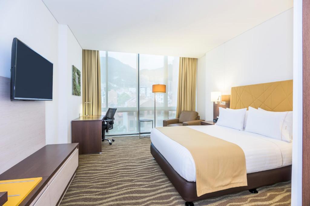 Holiday Inn Express & Suites Bogota Zona Financiera, an IHG Hotel photo 1