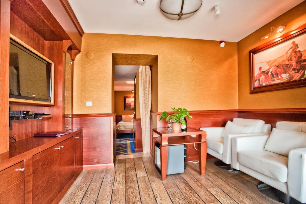 Апартаменты (Апартаменты Делюкс с балконом и видом на море), Rooms & Apartments Villa Romantica