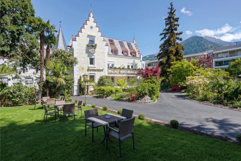 Hotel Sonnenhof - Tap to explore photos