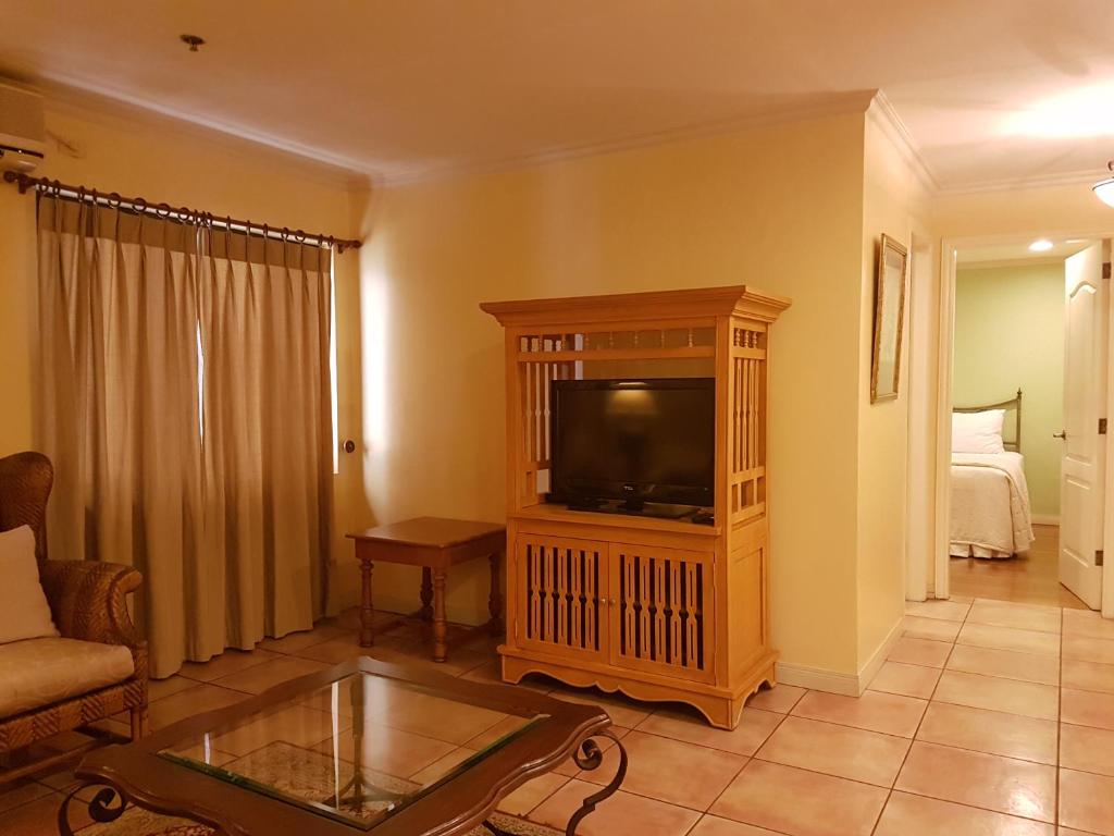 Sophia Suites Residence Hotel - Tap to explore photos