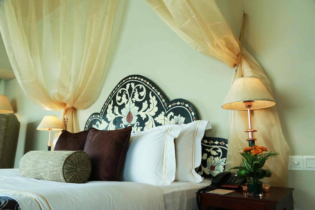 Сьюит (Королевский роскошный люкс, вид на озеро), Thilanka Hotel