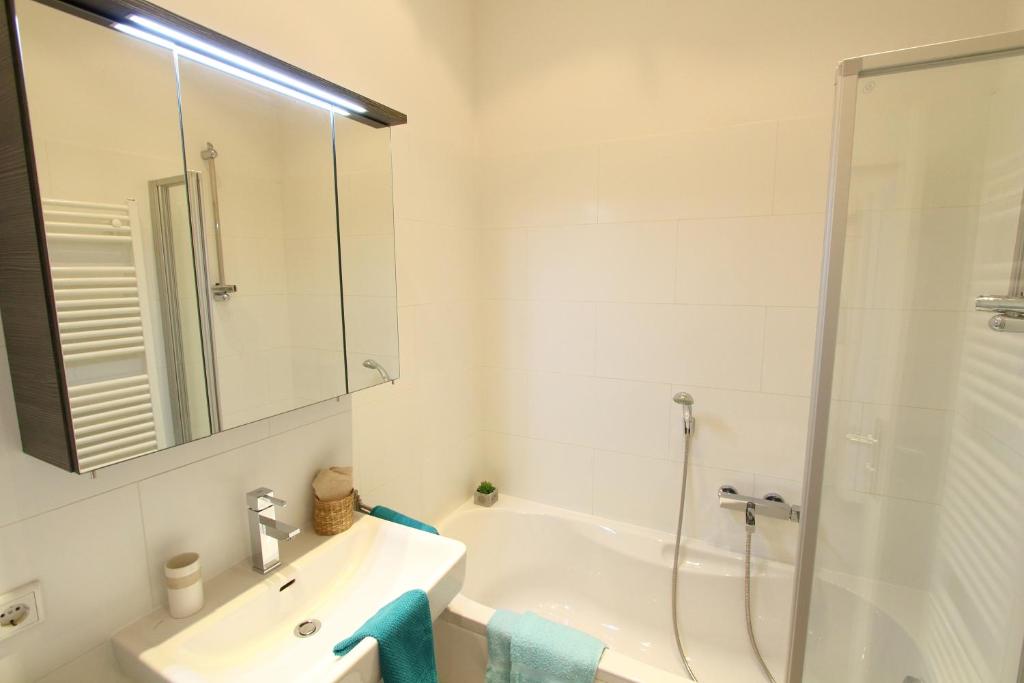 Апартаменты (Просторные апартаменты с 2 спальнями), Klimt Apartments