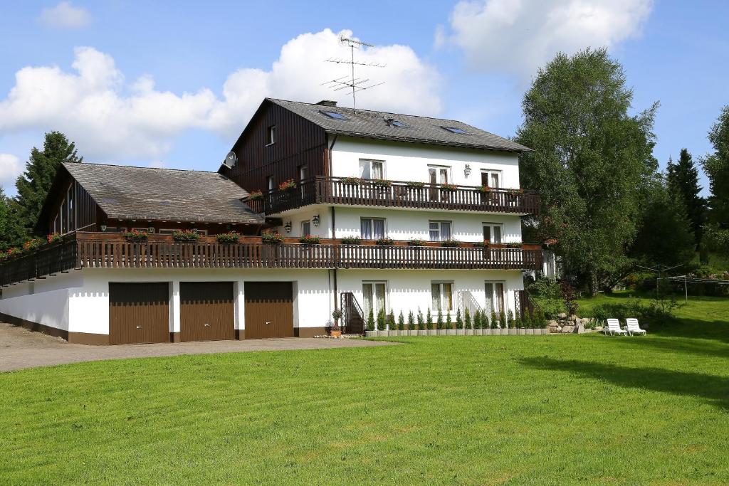 Landhotel Garni Schweizerhaus photo 4