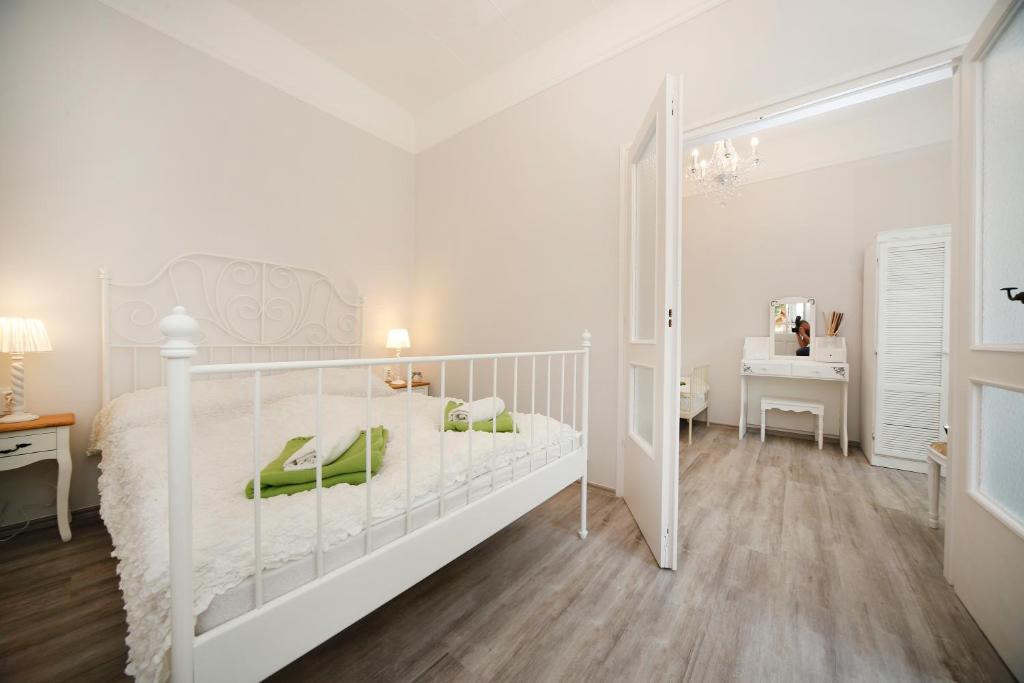 Апартаменты (Апартаменты с 2 спальнями и террасой), Öreg Malom Apartmanház