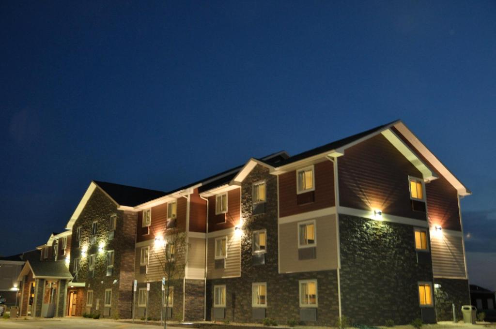 WoodSpring Suites Minot - Tap to explore photos