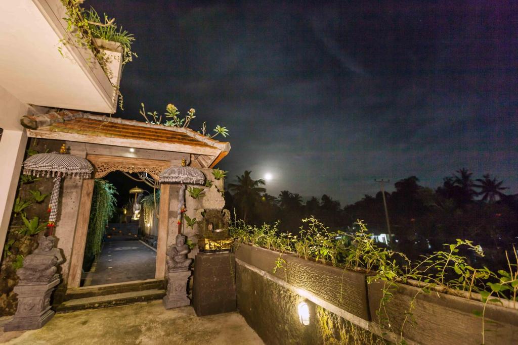 Сьюит (Люкс с балконом), Tri Dewi Private Residence by Prasi