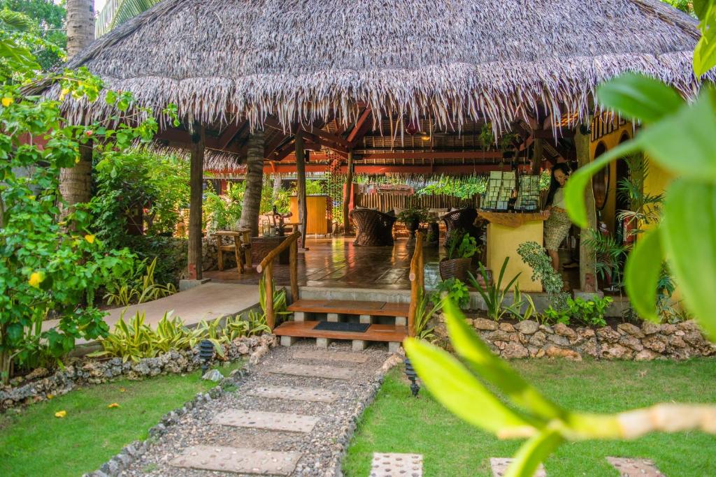 Oasis Resort photo 3