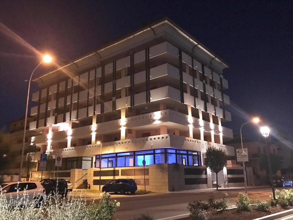 Aparthotel Capitol photo 3