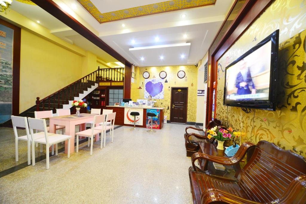 Emeishan Moon Bay Hotel photo 3