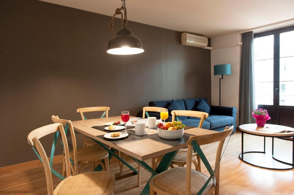 Апартаменты (Стандартные апартаменты с 2 спальнями), MH Apartments Ramblas