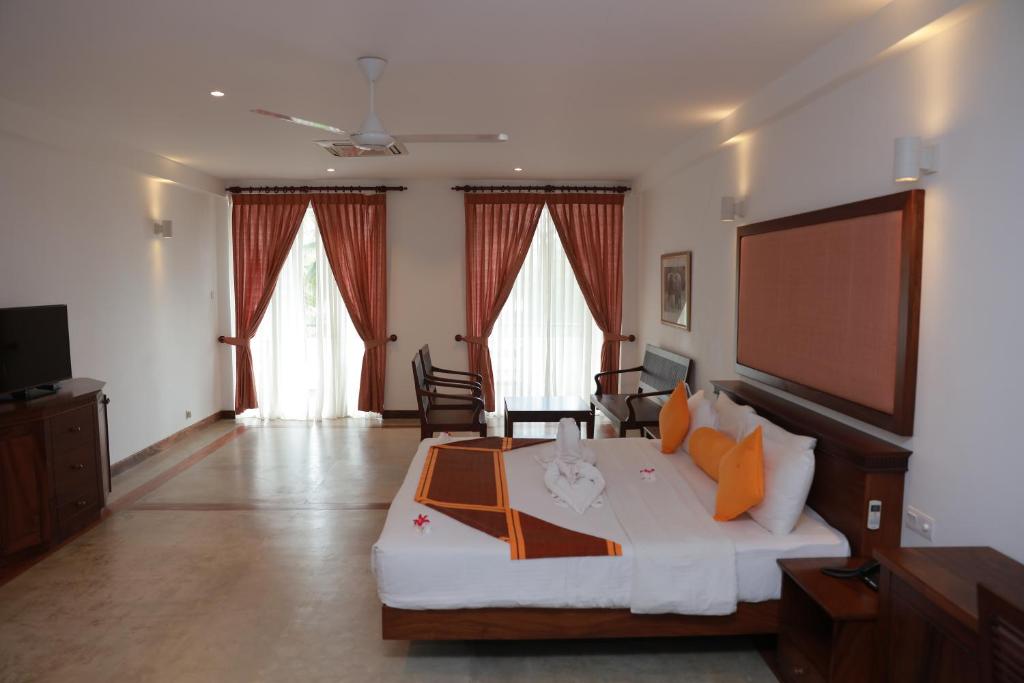 Трехместный (Номер Делюкс), Refresh Hotel Hikkaduwa