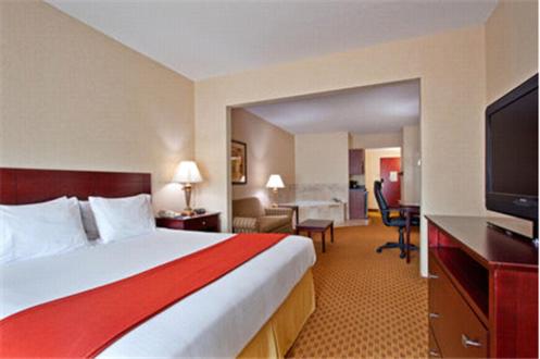 Holiday Inn Express Hotel & Suites Harriman, an IHG Hotel photo 2