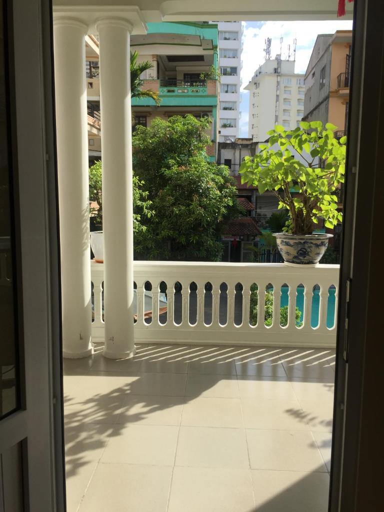 Двухместный (Двухместный номер с 1 кроватью и видом на бассейн), Hue Garden Villa Hotel